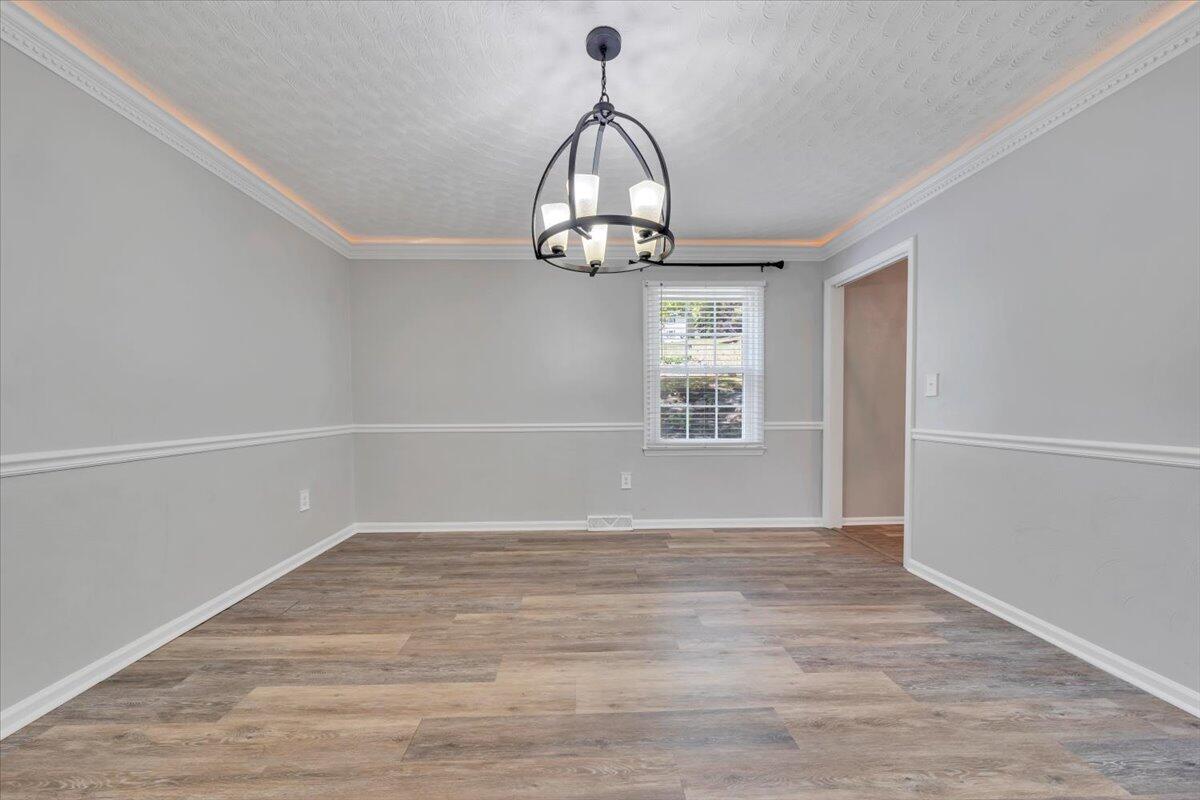 2704 Summit Ridge Road Northeast Roanoke, VA 24012 - Photo 11 of 82 11-MIB04008