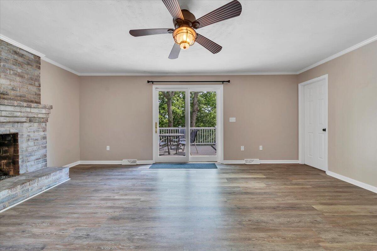 2704 Summit Ridge Road Northeast Roanoke, VA 24012 - Photo 24 of 82 24-MIB04047