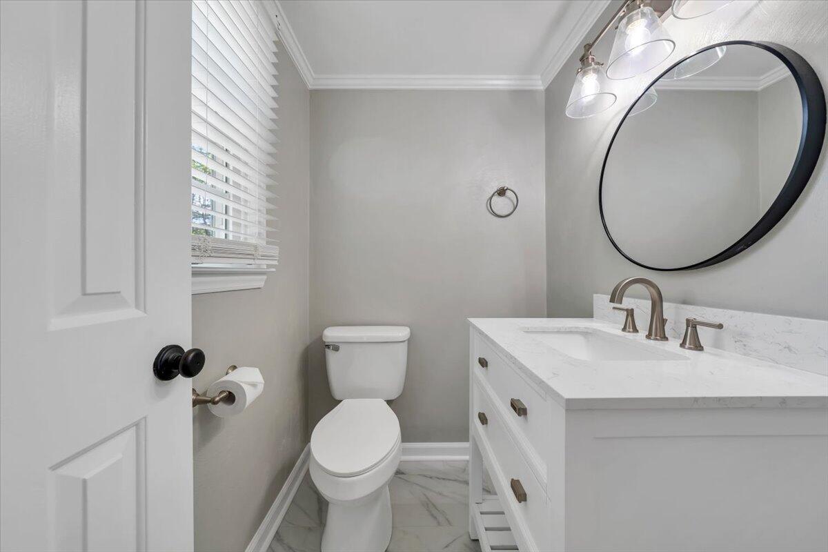 2704 Summit Ridge Road Northeast Roanoke, VA 24012 - Photo 27 of 82 27-MIB04056