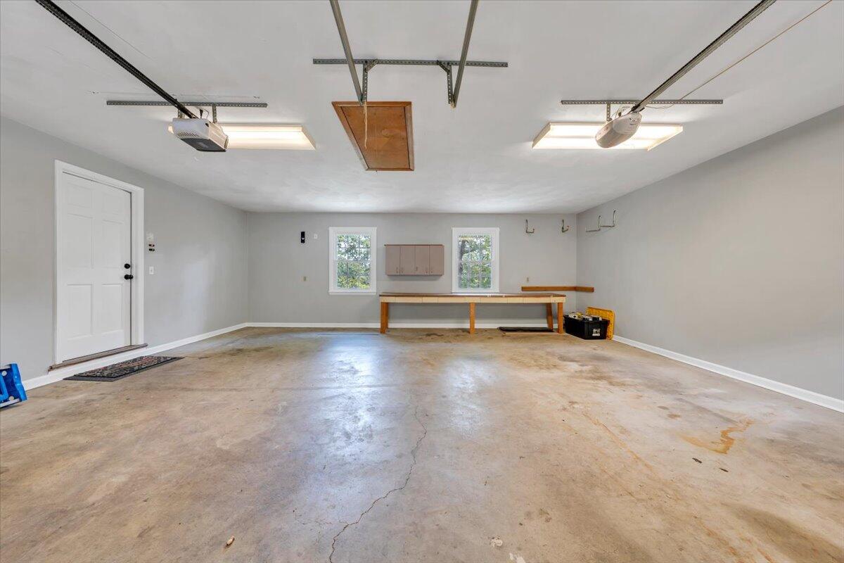 2704 Summit Ridge Road Northeast Roanoke, VA 24012 - Photo 29 of 82 29-MIB04062