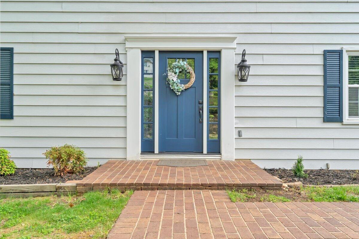 2704 Summit Ridge Road Northeast Roanoke, VA 24012 - Photo 3 of 82 03-MIB04203