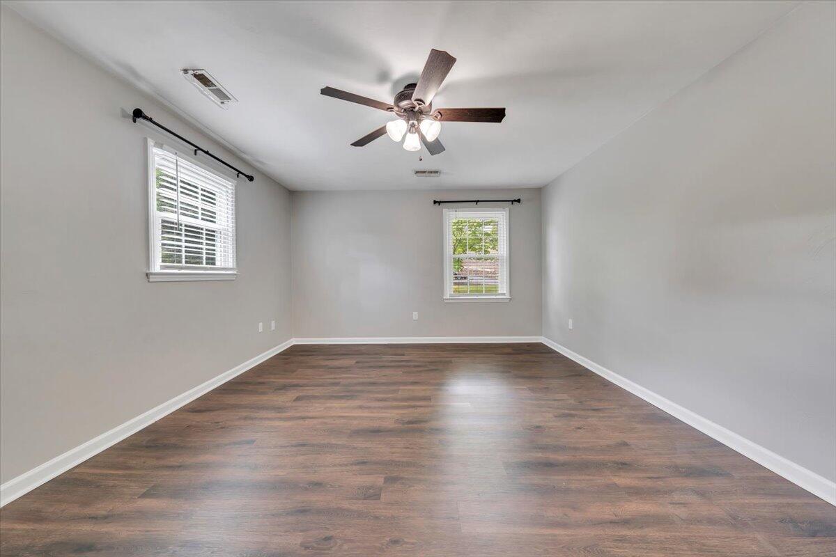 2704 Summit Ridge Road Northeast Roanoke, VA 24012 - Photo 33 of 82 33-MIB04074