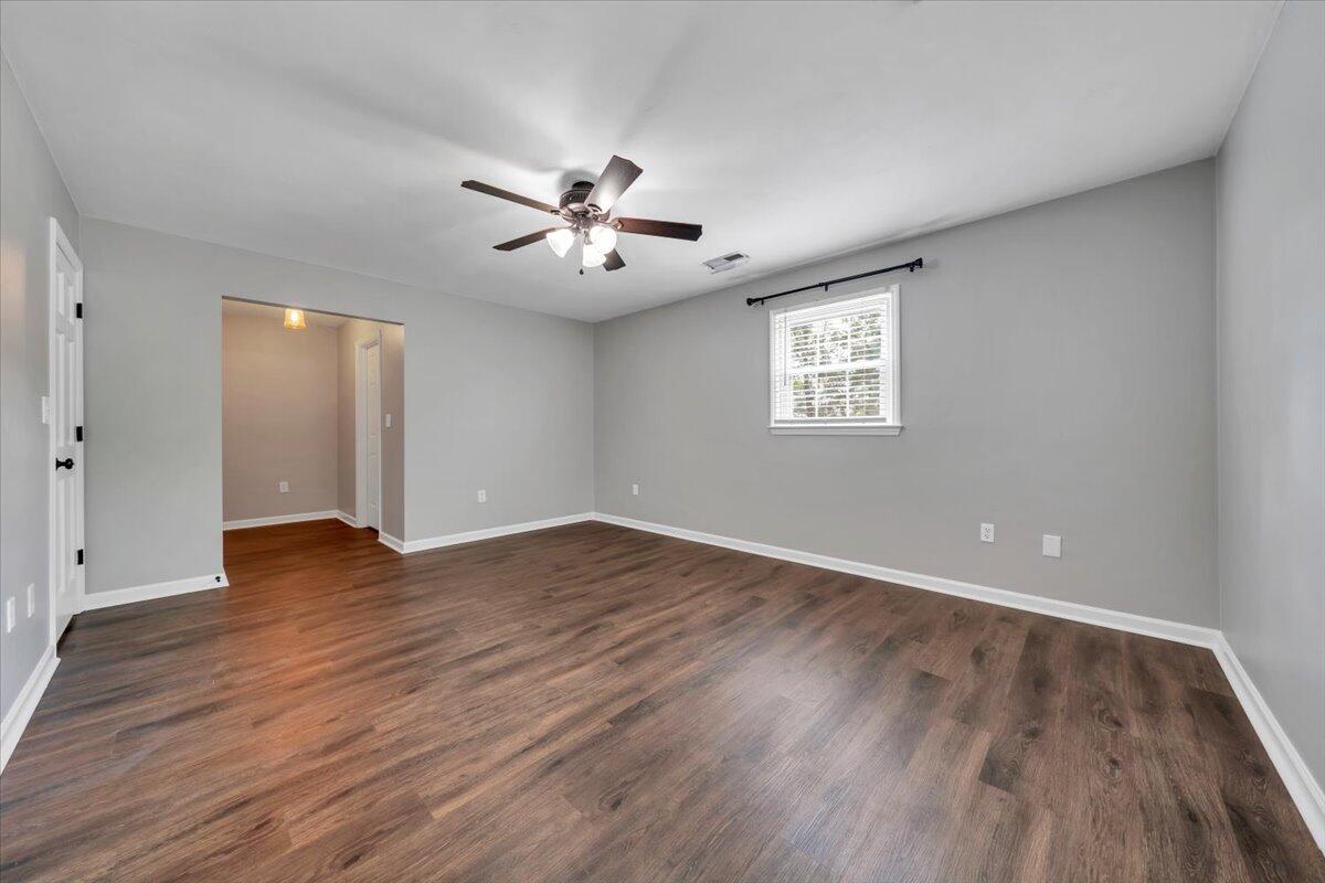 2704 Summit Ridge Road Northeast Roanoke, VA 24012 - Photo 35 of 82 35-MIB04080