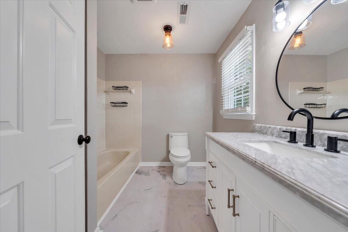 2704 Summit Ridge Road Northeast Roanoke, VA 24012 - Photo 36 of 82 36-MIB04092