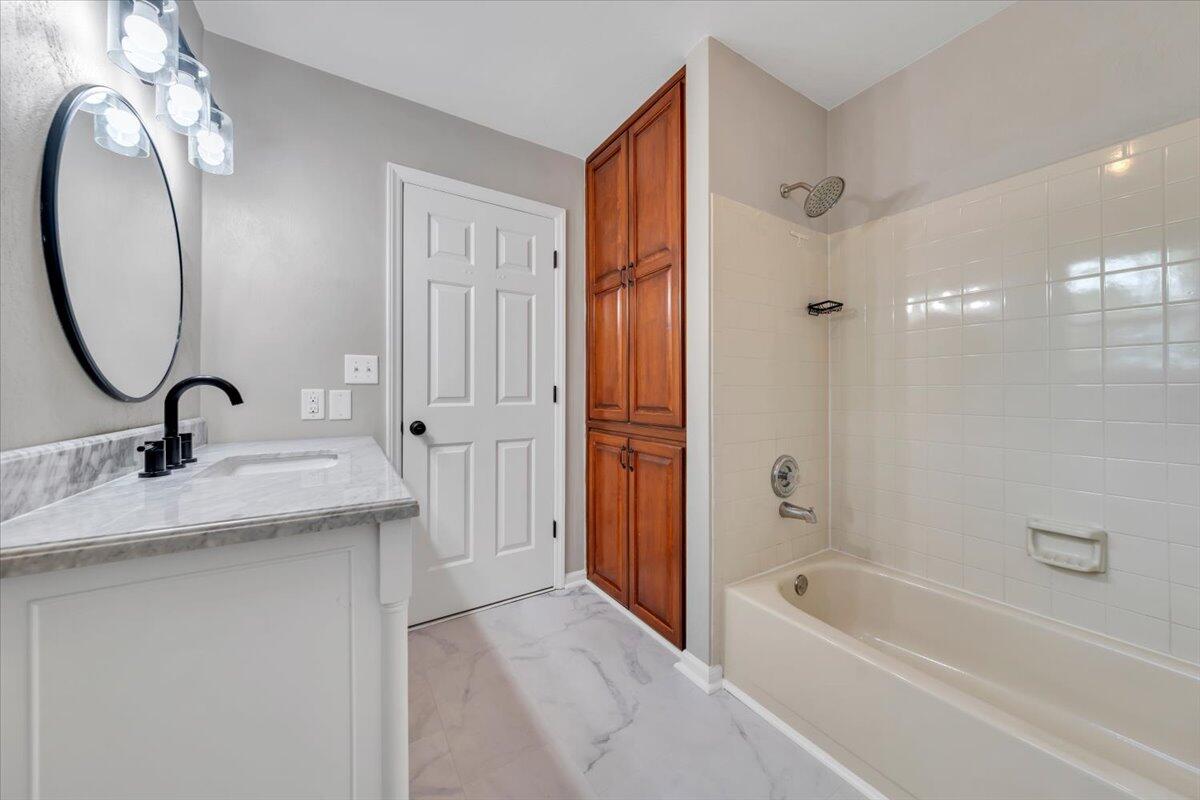 2704 Summit Ridge Road Northeast Roanoke, VA 24012 - Photo 38 of 82 38-MIB04095
