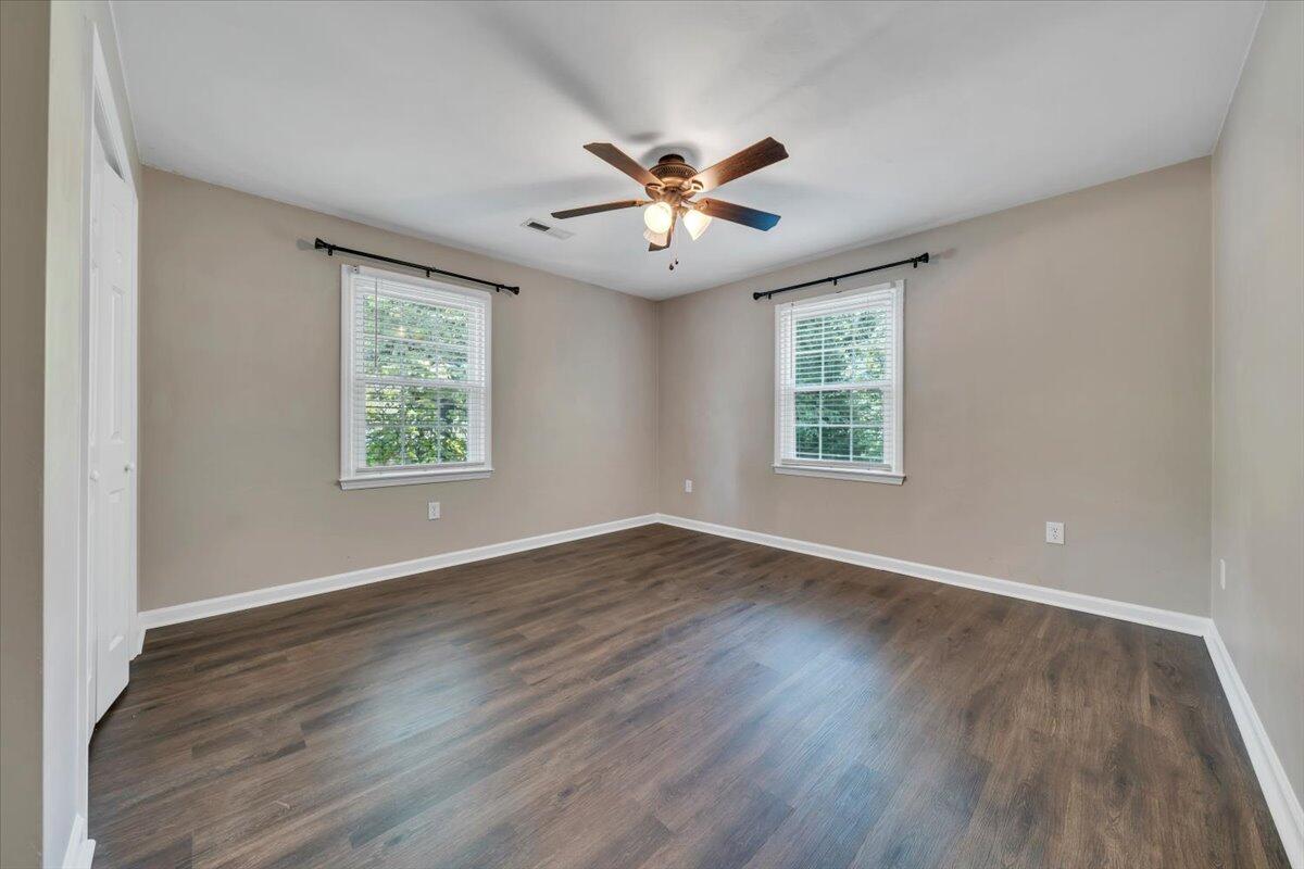 2704 Summit Ridge Road Northeast Roanoke, VA 24012 - Photo 40 of 82 40-MIB04110