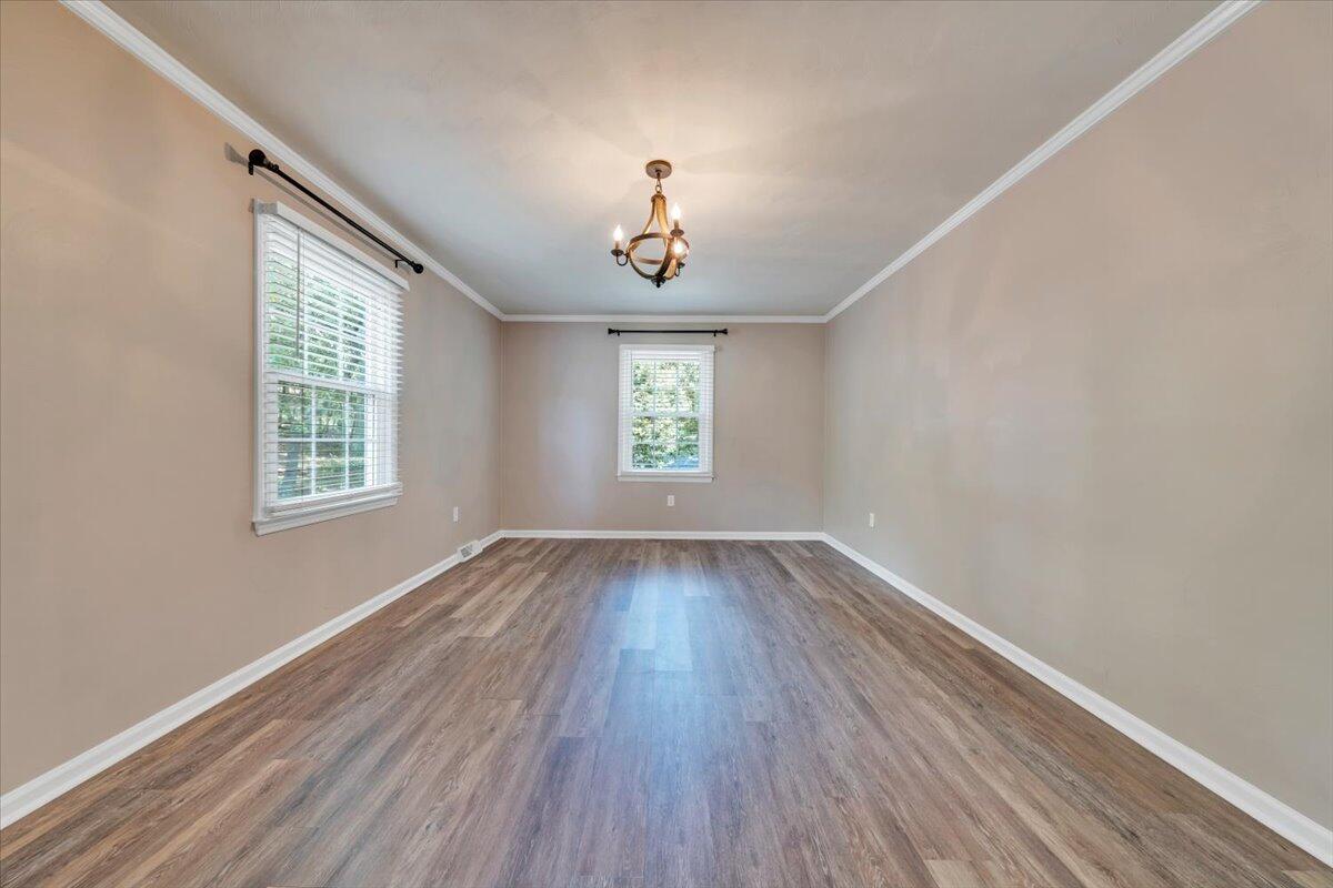 2704 Summit Ridge Road Northeast Roanoke, VA 24012 - Photo 6 of 82 06-MIB03993