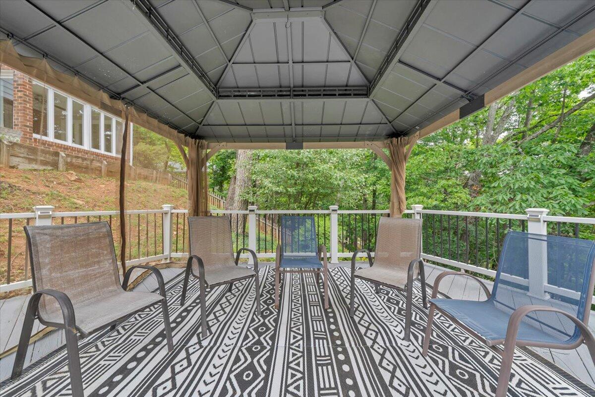 2704 Summit Ridge Road Northeast Roanoke, VA 24012 - Photo 70 of 82 70-MIB04191