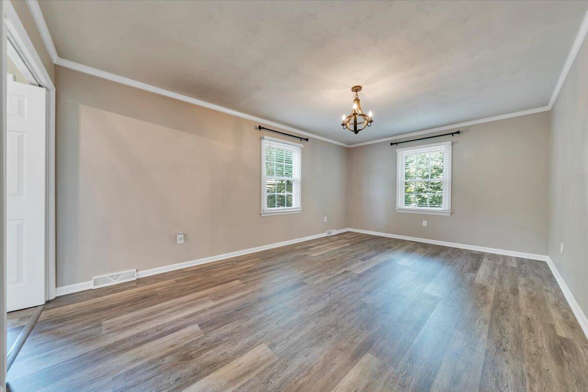 2704 Summit Ridge Road Northeast Roanoke, VA 24012 - Photo 7 of 82 07-MIB03996