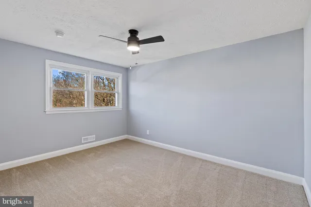 a view of utility room