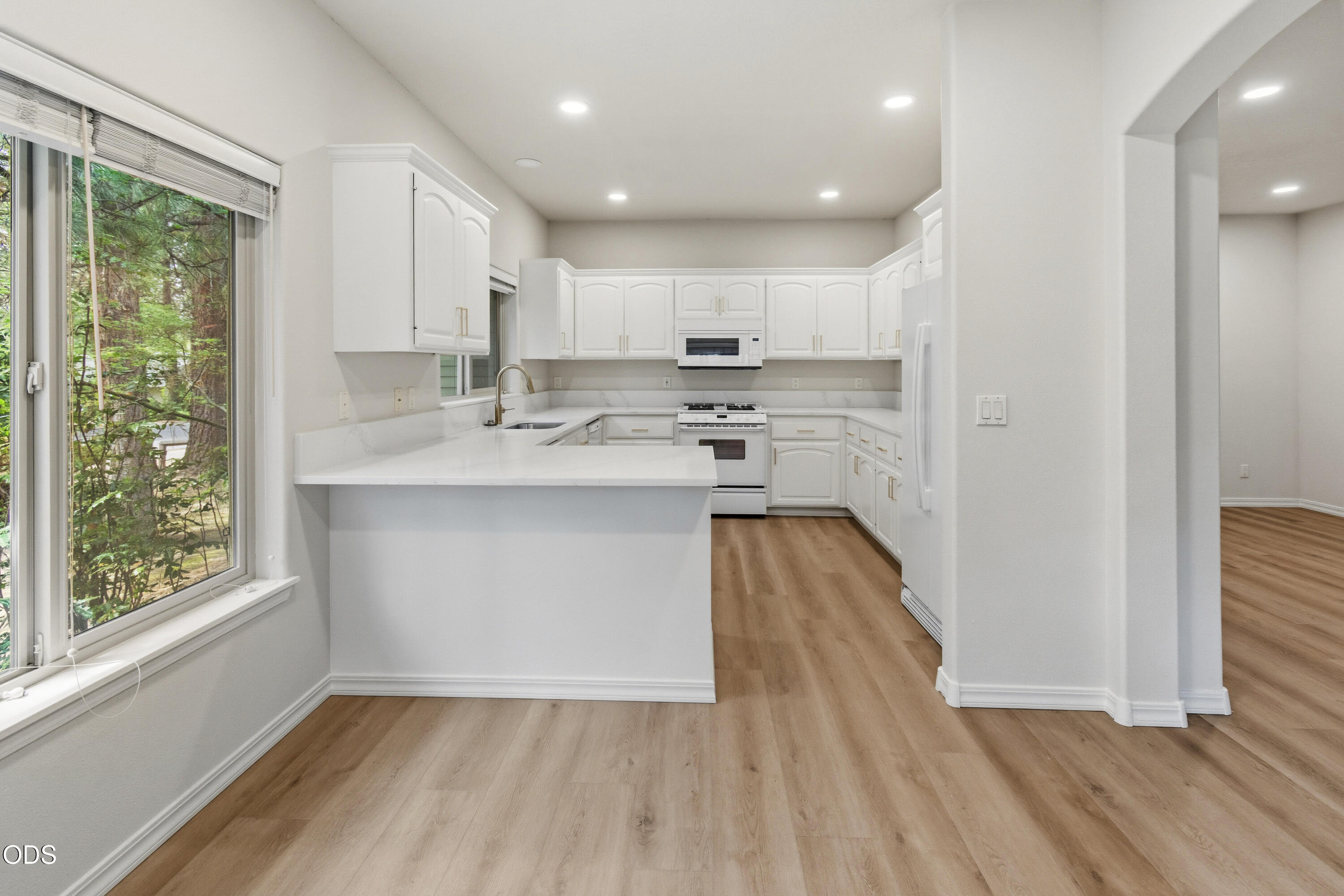 20387 Christmas Ridge Bend, OR 97702 - Photo 16 of 54