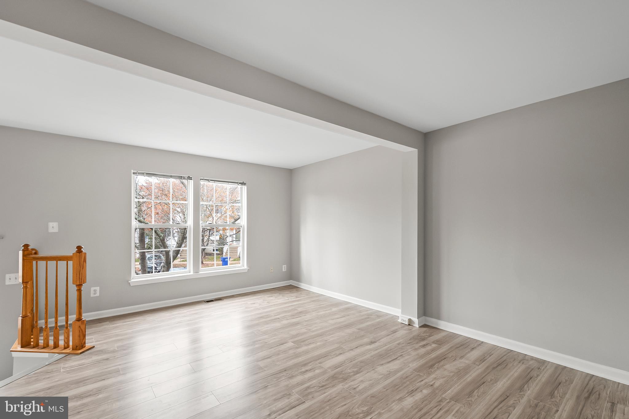 10305 Butternut Circle Manassas, VA 20110 - Photo 22 of 29 an empty room with windows