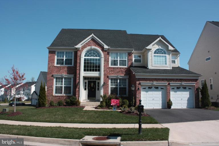 2817 Compass Circle Woodbridge, VA 22191 - Photo 1 of 1 a front view of a house with a yard