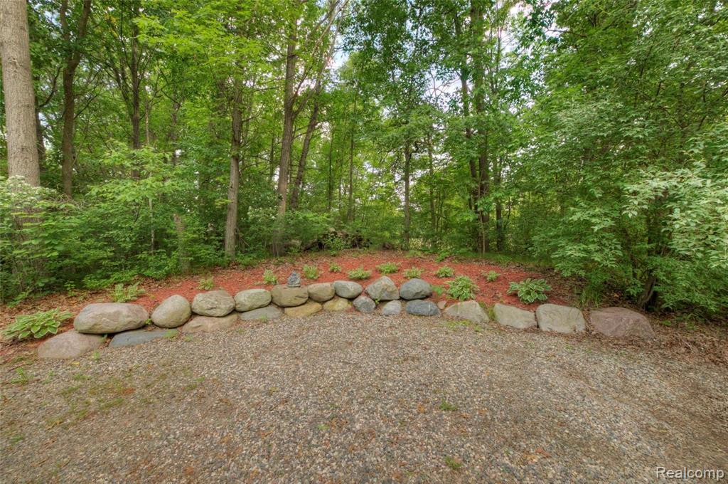 8164 Rattalee Lake Road Clarkston, MI 48348 - Photo 73 of 96
