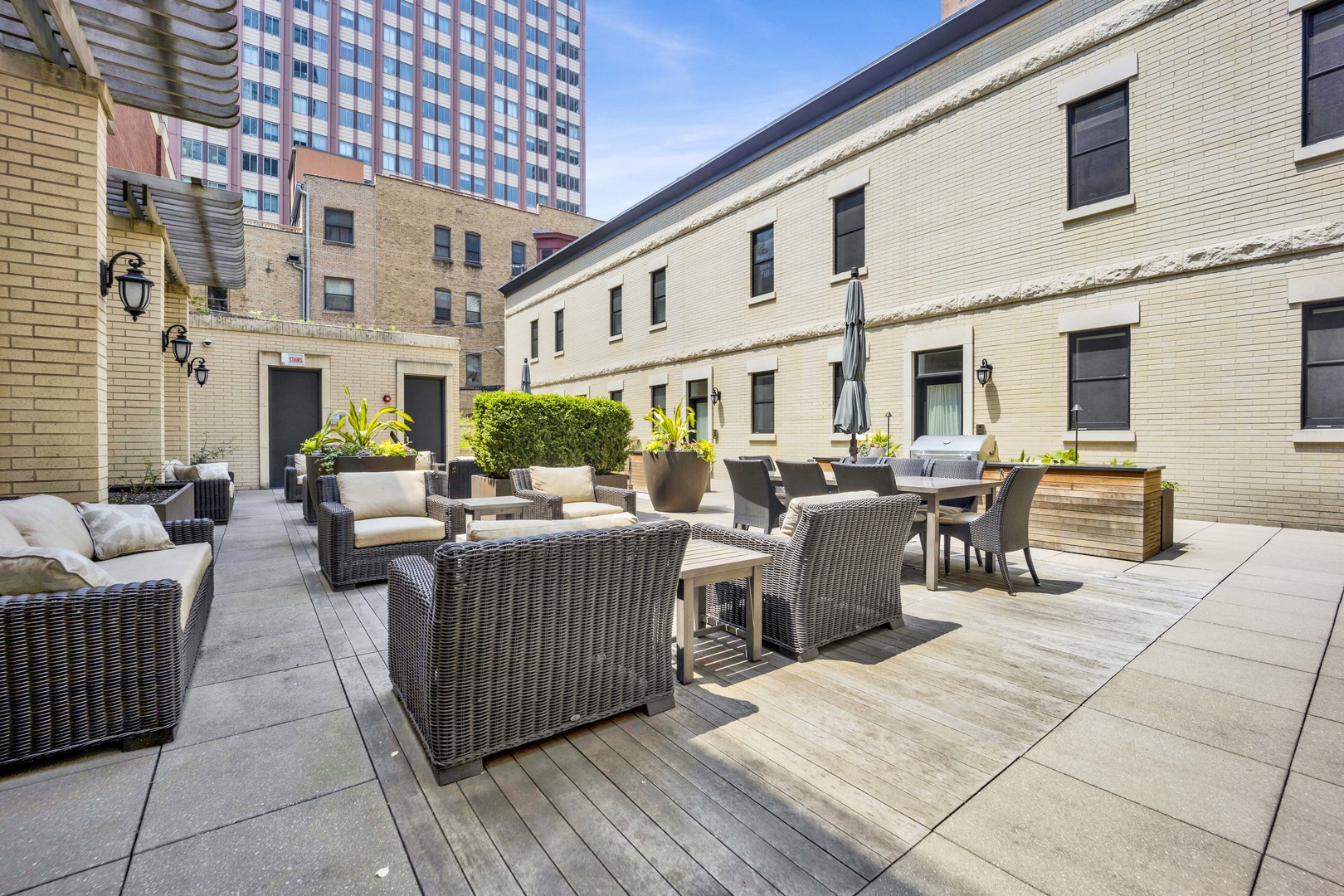 103 West Chestnut Street Chicago, IL 60610 - Photo 40 of 51