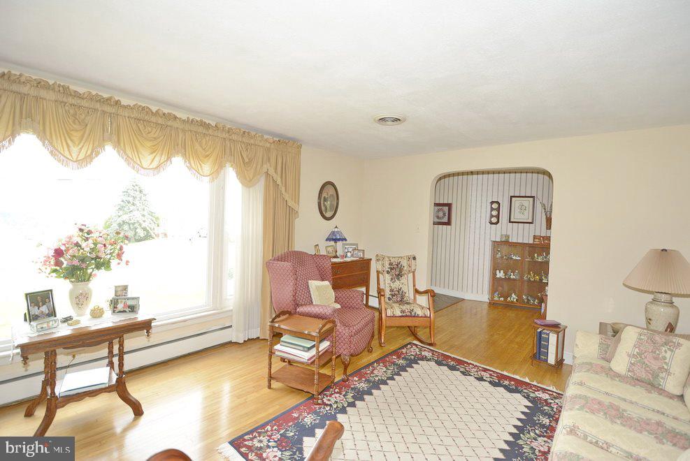 132 Shorbs Hill Road Hanover, PA 17331 - Photo 4 of 36 Gallery Image 4