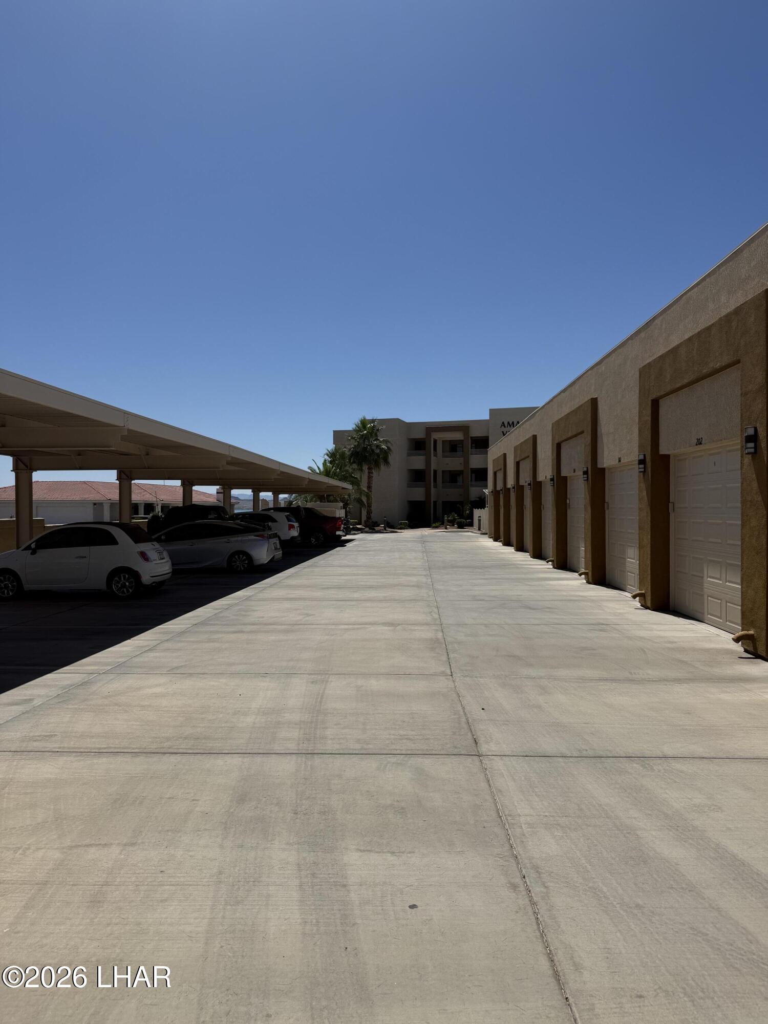 433 London Bridge Road, Unit B101 Lake Havasu City, AZ 86403 - Photo 8 of 35 a view of swimming pool
