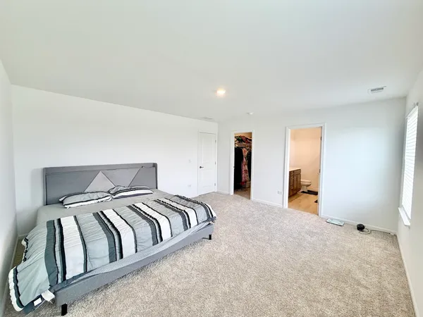 $3,000 | 331 Red Oak Circle, Unit 304, Volo, IL 60020