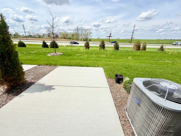 $3,000 | 331 Red Oak Circle, Unit 304, Volo, IL 60020