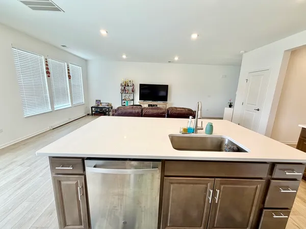 $3,000 | 331 Red Oak Circle, Unit 304, Volo, IL 60020