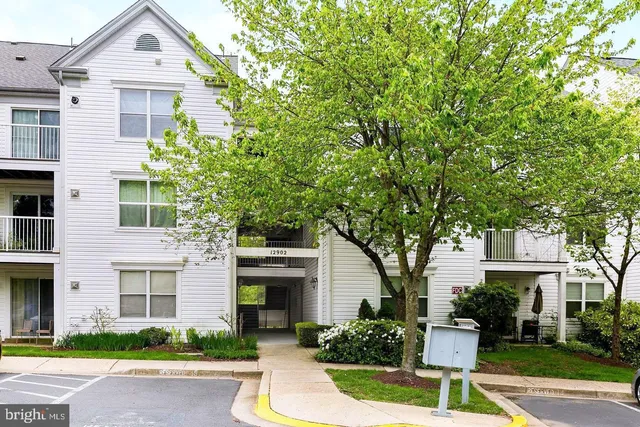 $2,050 | 12902 Churchill Ridge Circle, Unit 28, Germantown, MD 20874