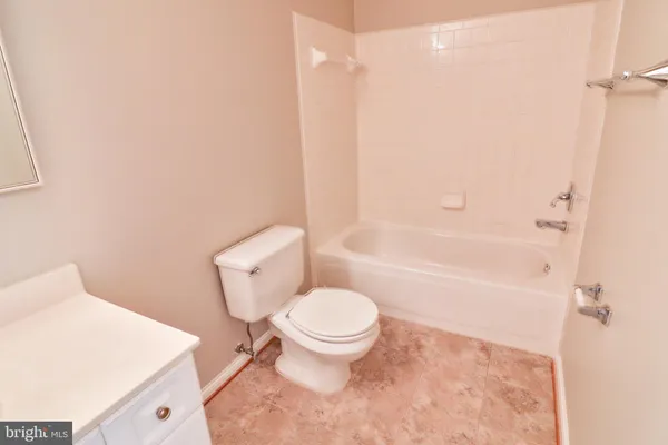 $2,050 | 12902 Churchill Ridge Circle, Unit 28, Germantown, MD 20874