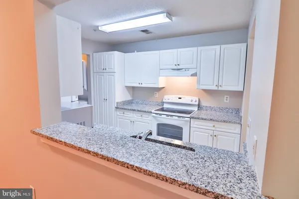 $2,050 | 12902 Churchill Ridge Circle, Unit 28, Germantown, MD 20874