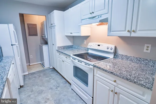 $2,050 | 12902 Churchill Ridge Circle, Unit 28, Germantown, MD 20874