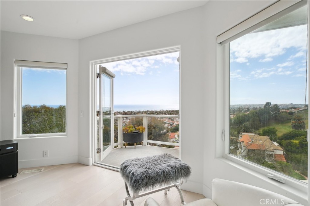 3 Via Pasa San Clemente, CA 92673 - Photo 23 of 55 a living room with couch and a window