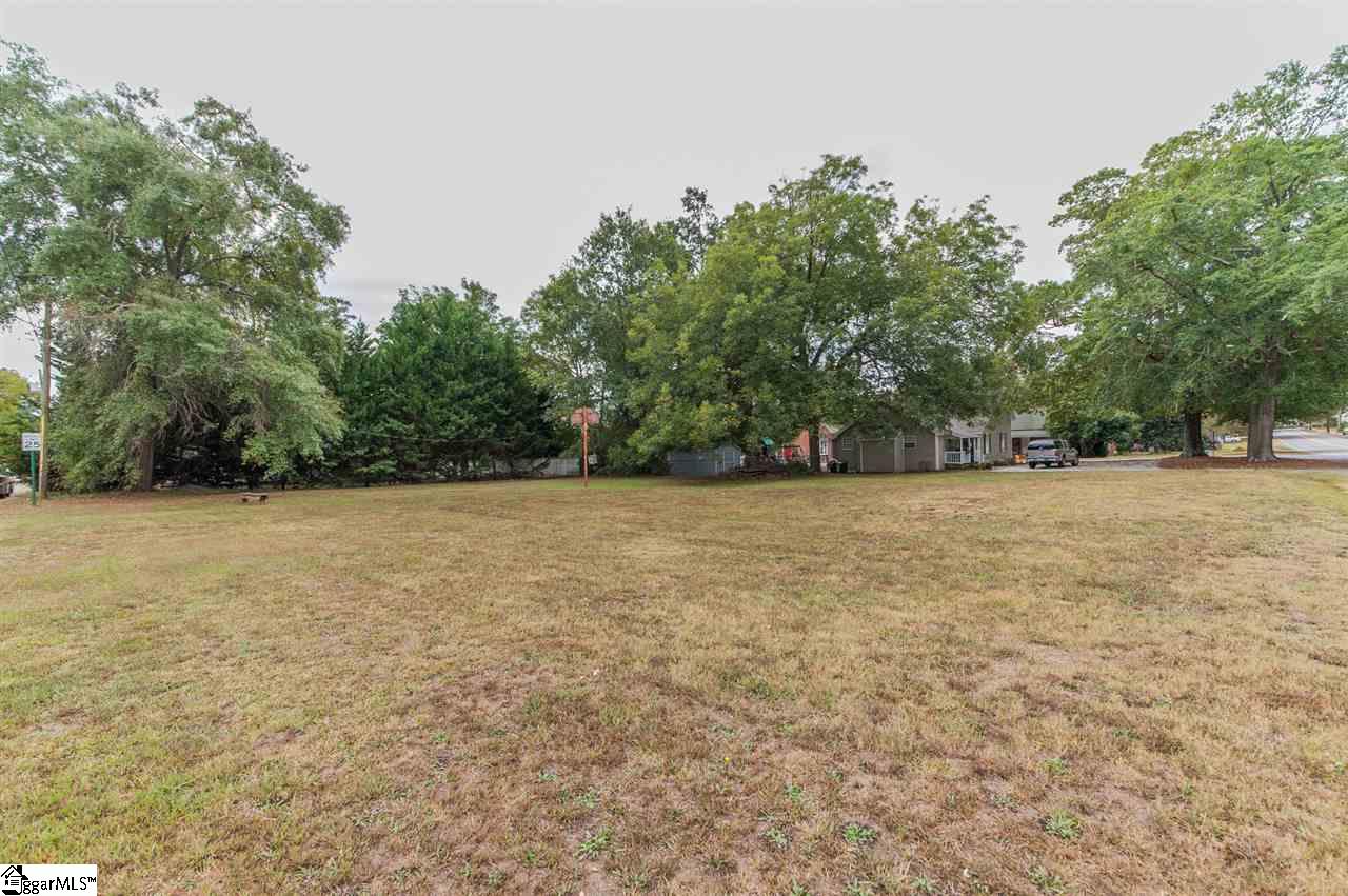 400 Blue Ridge Street Easley, SC 29640 - Photo 1 of 7 Gallery Image 1