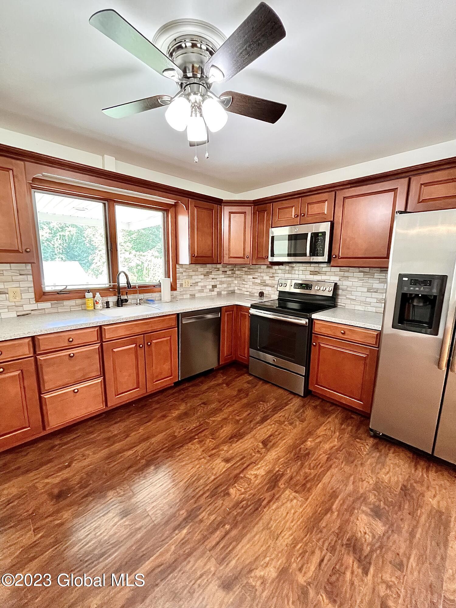 149 Hubbs Road Ballston, NY 12019 - Photo 6 of 38 IMG_8971