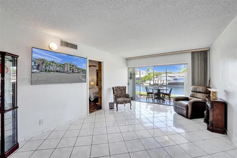 $229,900 | 455 Paradise Isle Boulevard, Unit 104, Hallandale Beach, FL 33009