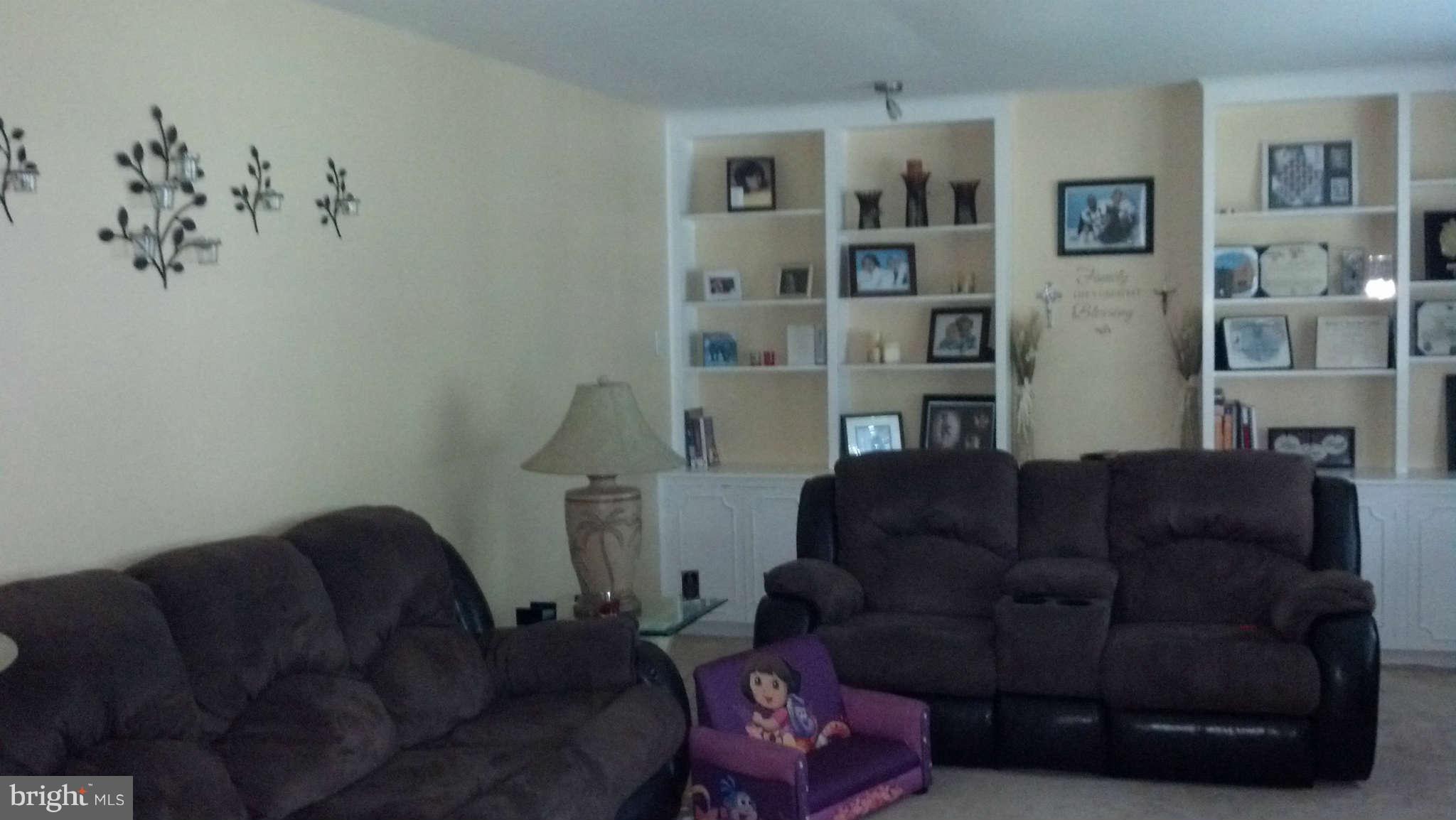 13717 Beret Place Silver Spring, MD 20906 - Photo 3 of 10 Living Room