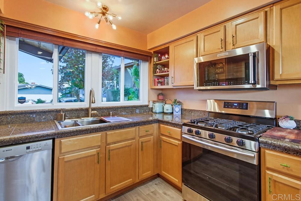 5484 Redding Road San Diego, CA 92115 - Photo 15 of 62