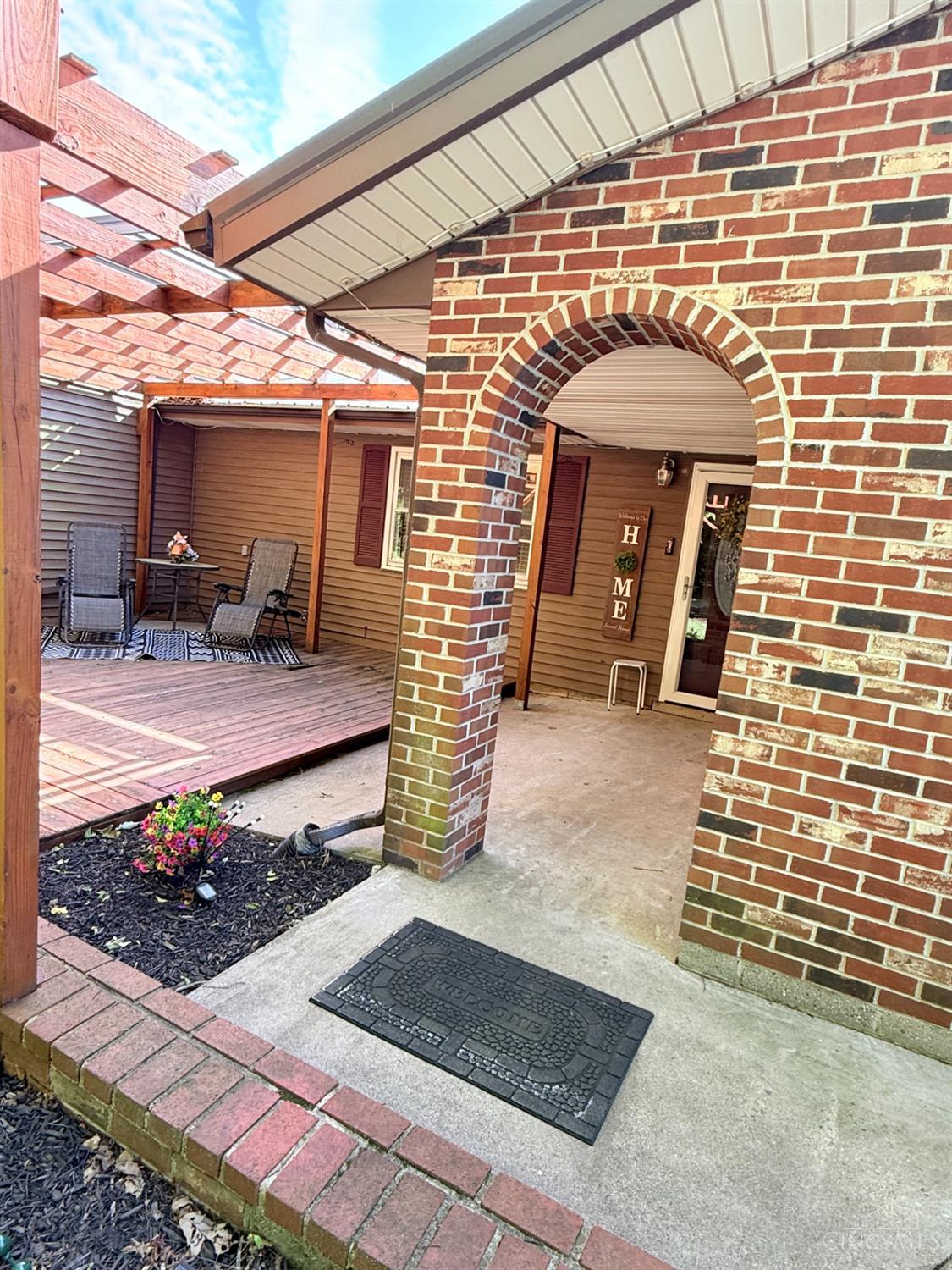 7975 Hinkle Road Middletown, OH 45042 - Photo 2 of 22
