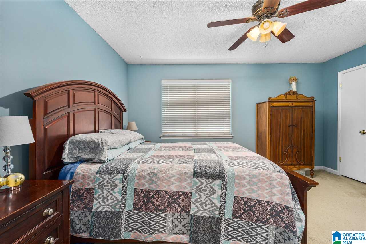 1533 Applegate Lane Alabaster, AL 35007 - Photo 17 of 32