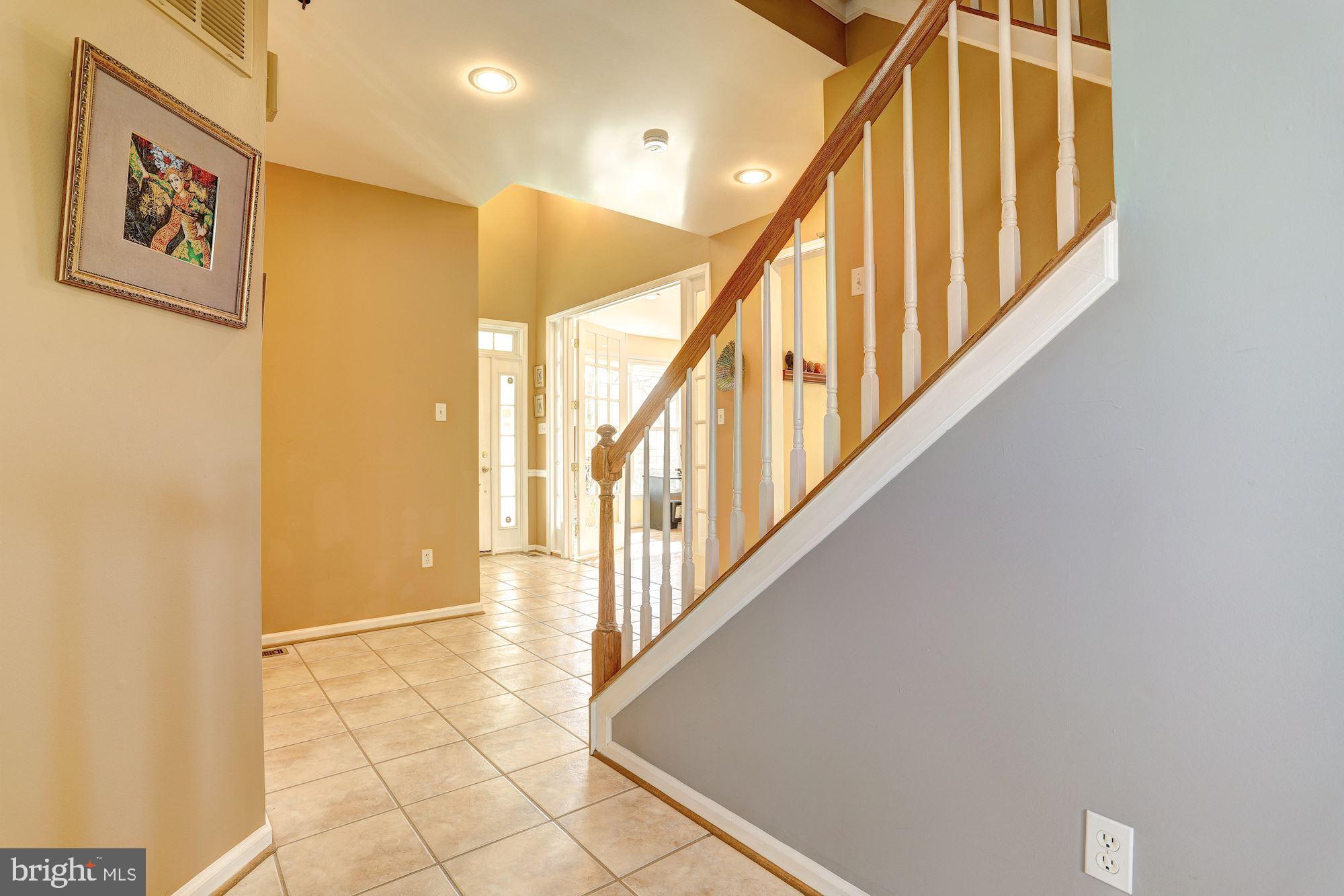 6413 Ripe Apple Lane Columbia, MD 21044 - Photo 2 of 36 Two Story Foyer