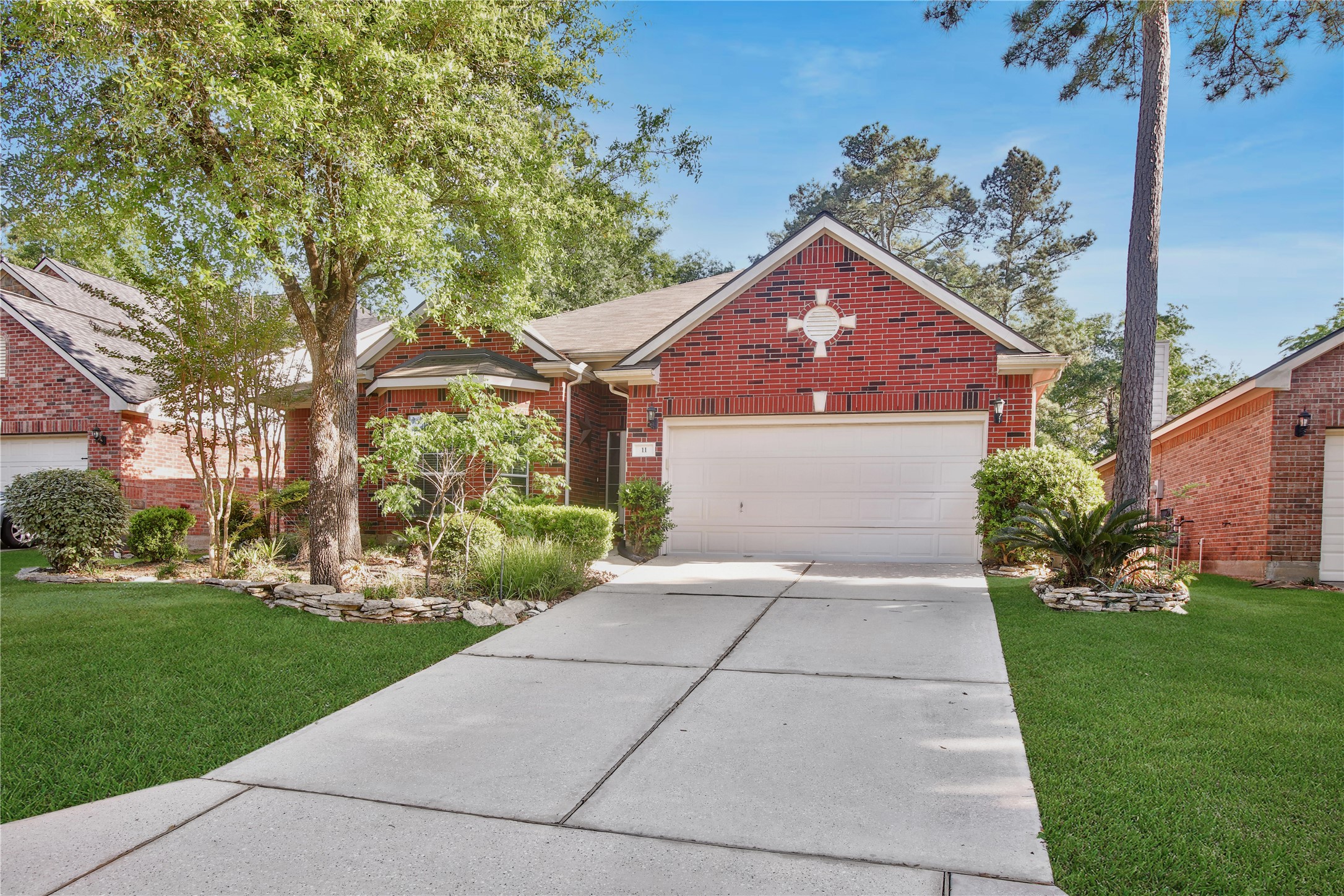11 Griffin Hill Court Spring, TX 77382 - Photo 4 of 23