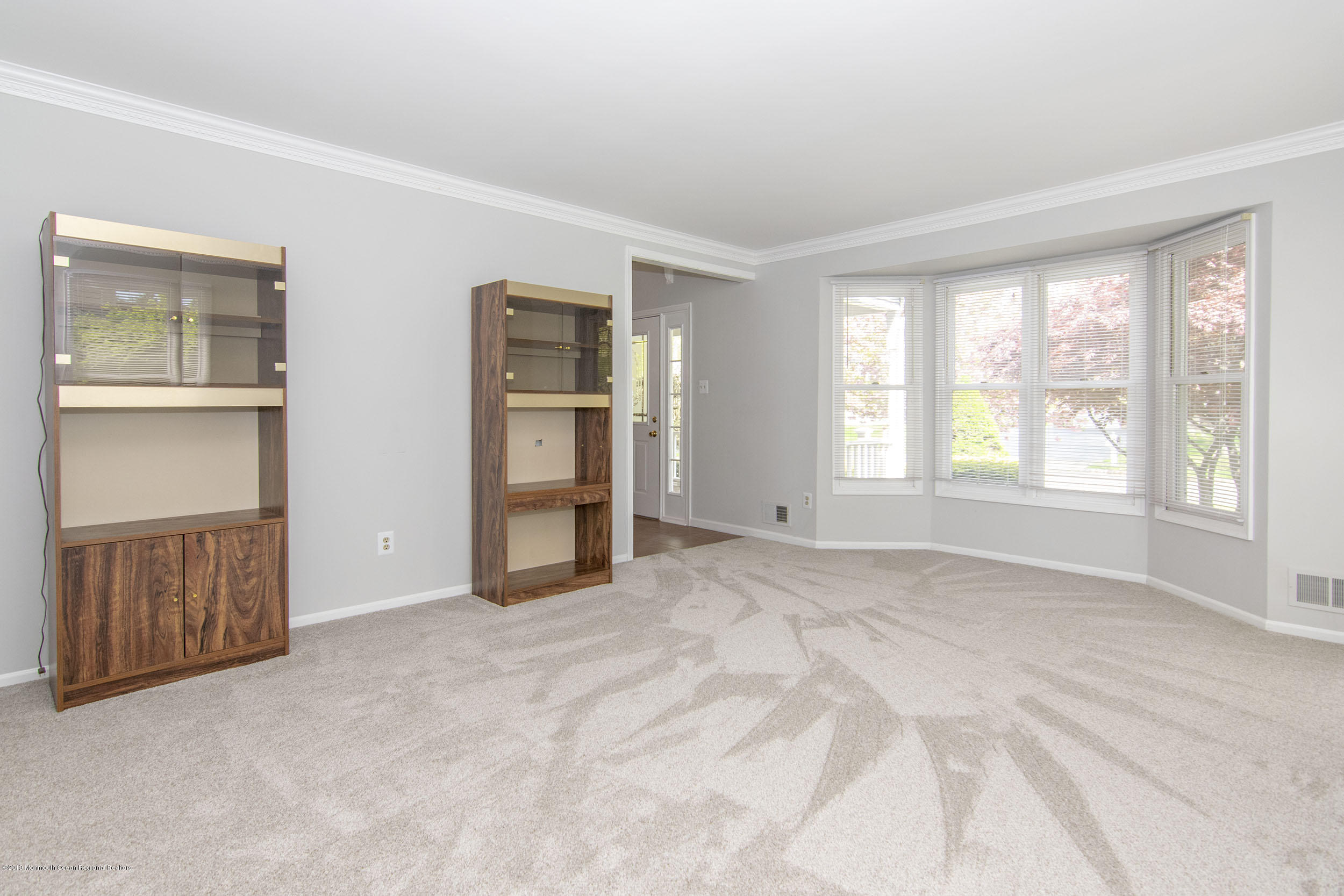 7 Royal Road Freehold, NJ 07728 - Photo 16 of 36 Living