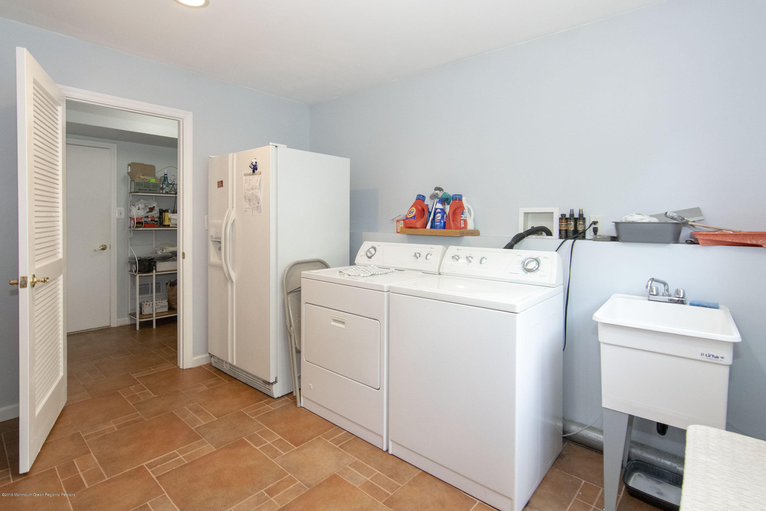 7 Royal Road Freehold, NJ 07728 - Photo 19 of 36 Laundry