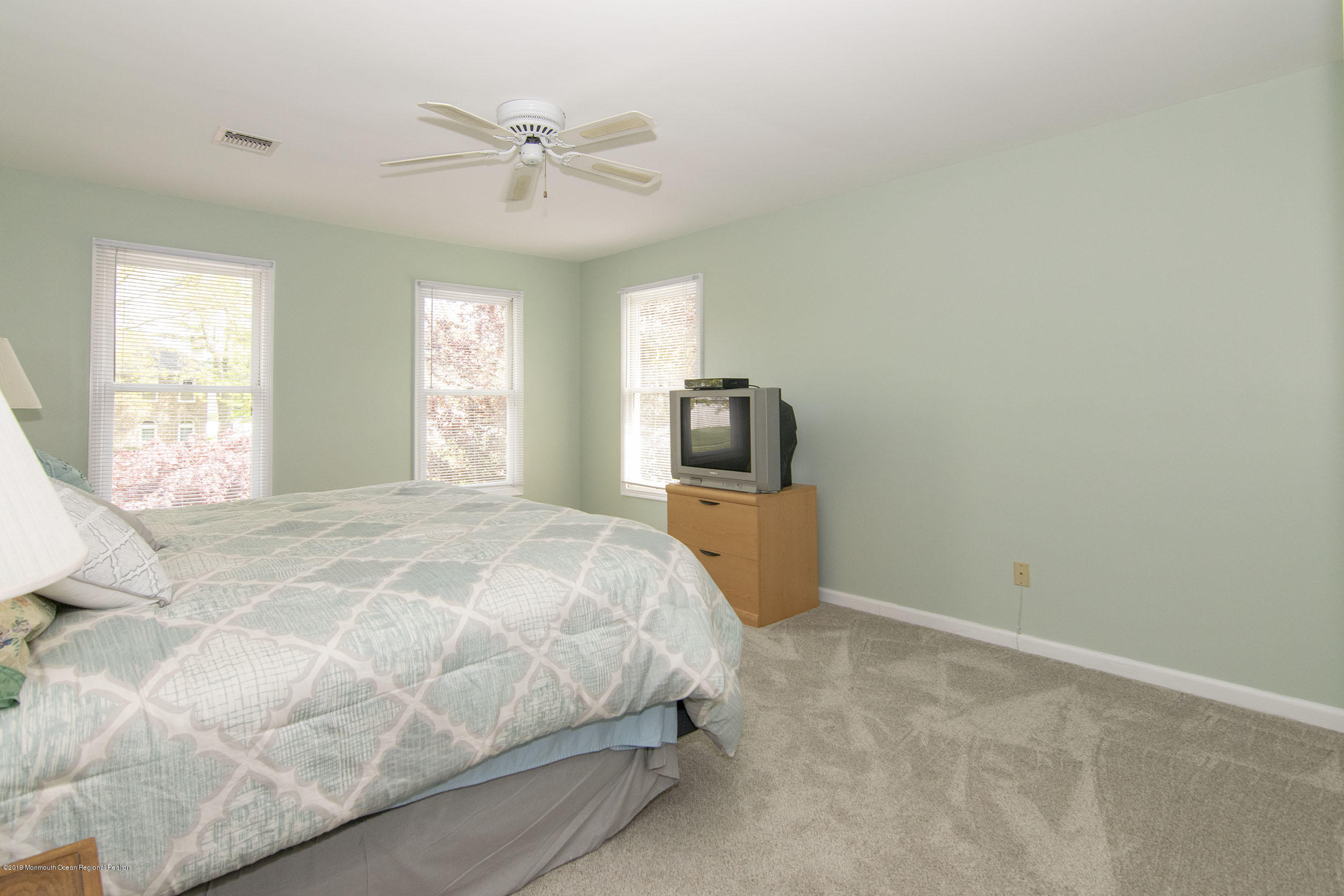 7 Royal Road Freehold, NJ 07728 - Photo 20 of 36 Master 1