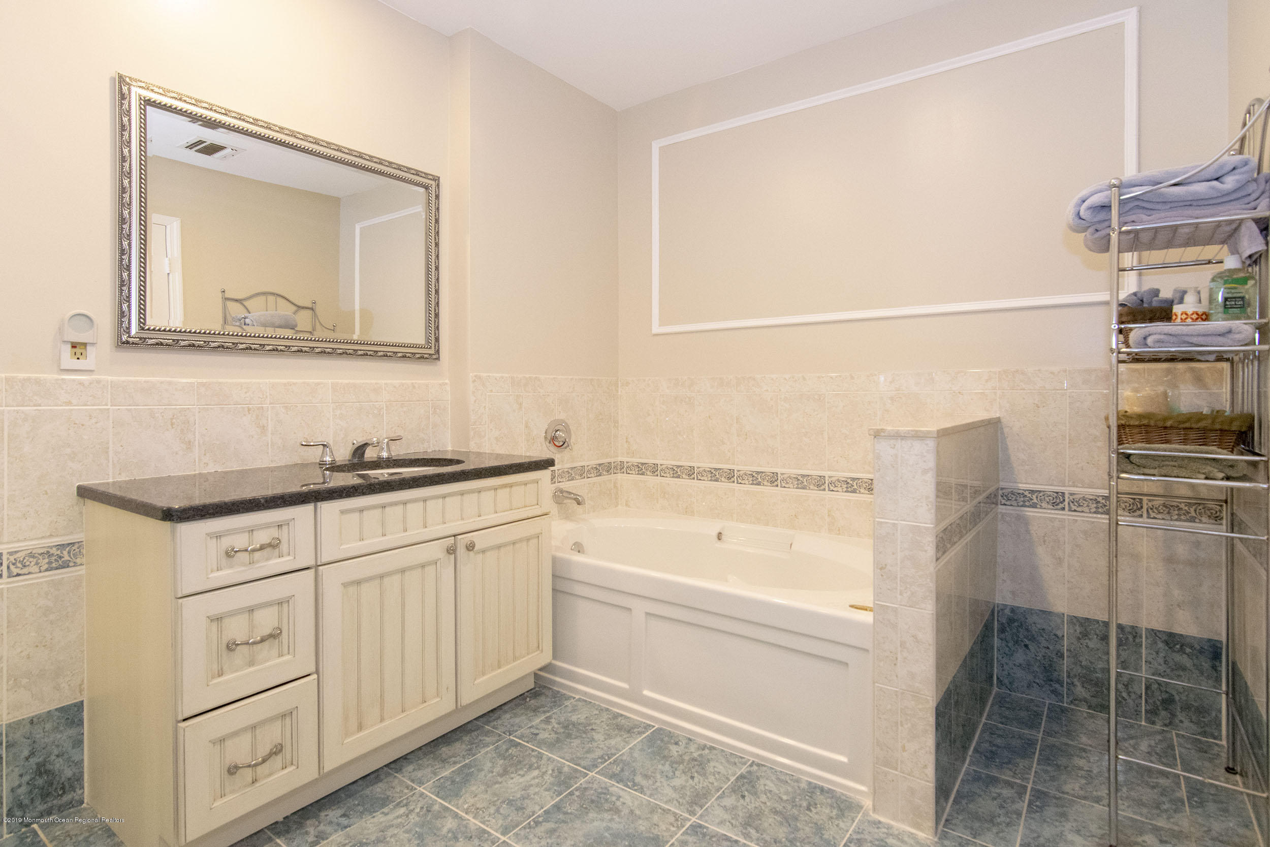 7 Royal Road Freehold, NJ 07728 - Photo 29 of 36 Bath 1b