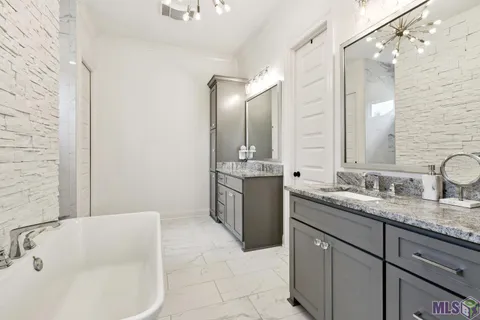 $600,000 | 6070 Royal Palms Drive, Gonzales, LA 70737