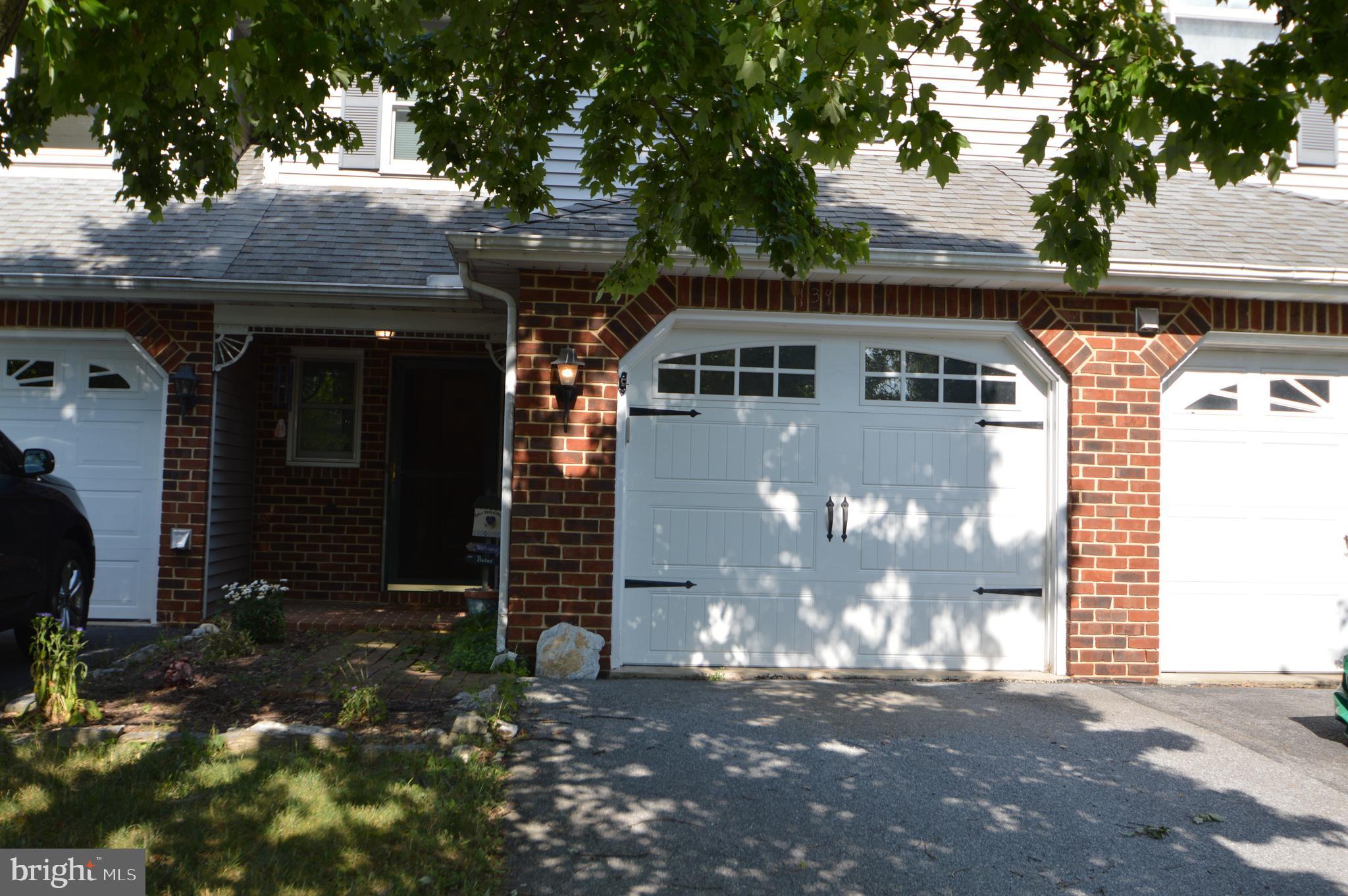 139 Pepperton Court Lititz, PA 17543 - Photo 2 of 32