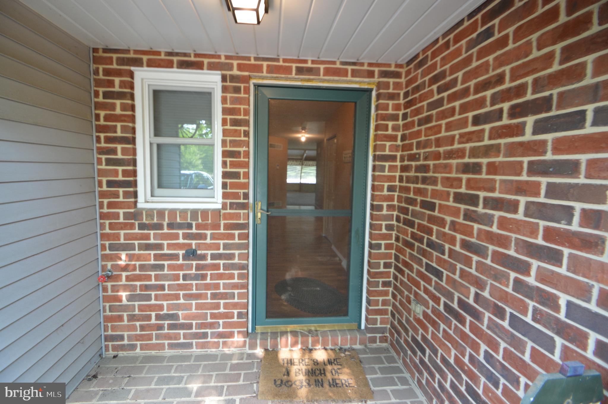 139 Pepperton Court Lititz, PA 17543 - Photo 3 of 32