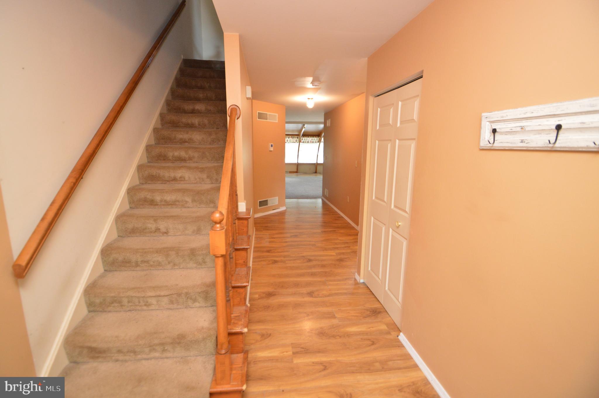 139 Pepperton Court Lititz, PA 17543 - Photo 4 of 32