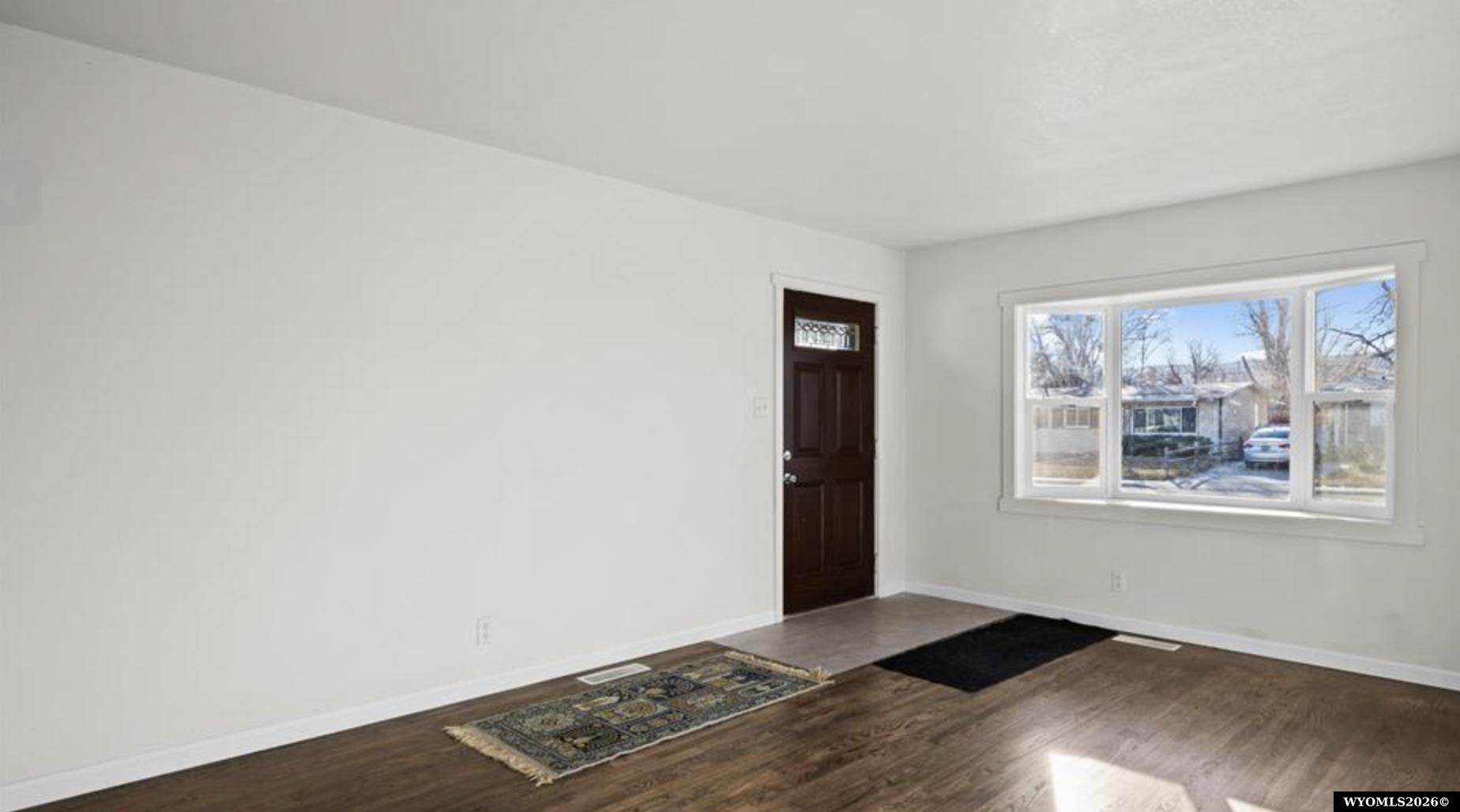3044 Indiana Avenue Casper, WY 82609 - Photo 4 of 27