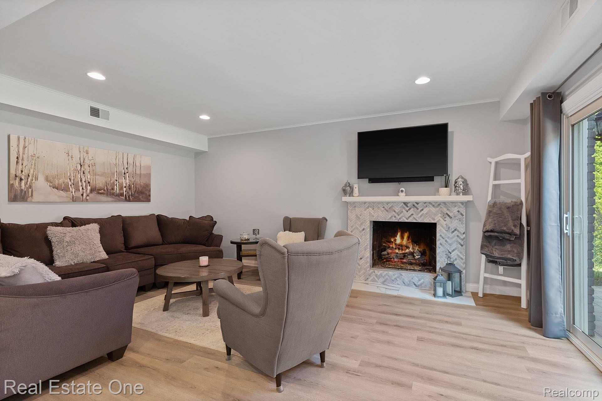 2569 Rambling Way Bloomfield Hills, MI 48302 - Photo 12 of 57 Gallery Image 12