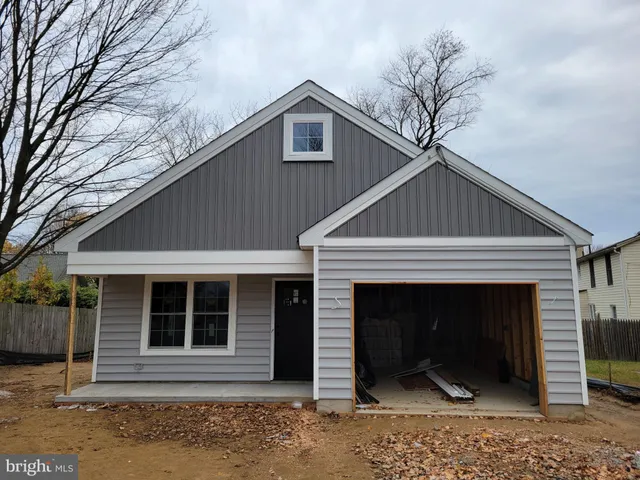 $385,000 | 48 Pine Street, Beverly, NJ 08010