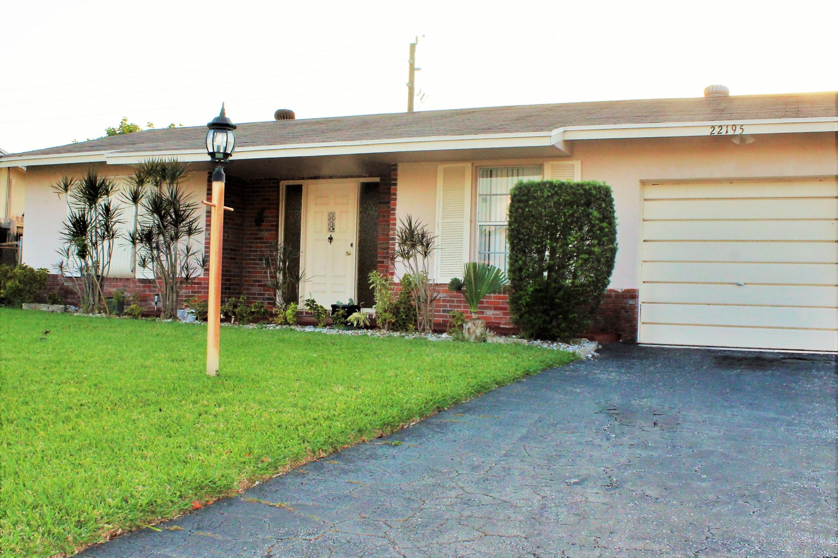 22195 Southwest 65th Terrace Boca Raton, FL 33428 - Photo 3 of 15 IMG_3655 (2)